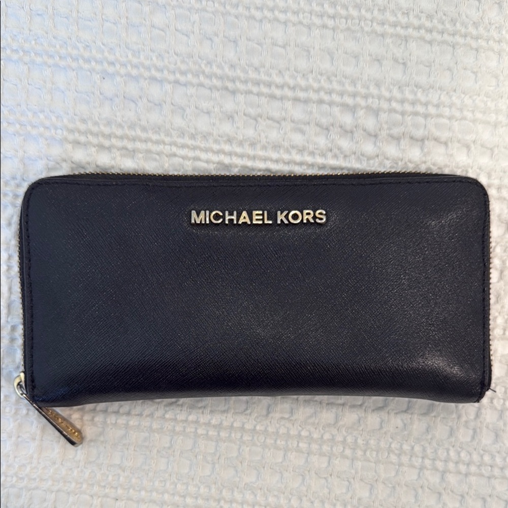 Michael Kors Black Leather Zip Wallet